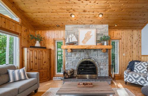 Tobermory Casa | Grotto Escape Unwind At Cameron Lakehouse