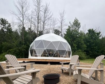 Miller Lake Otro | Grotto Getaway
