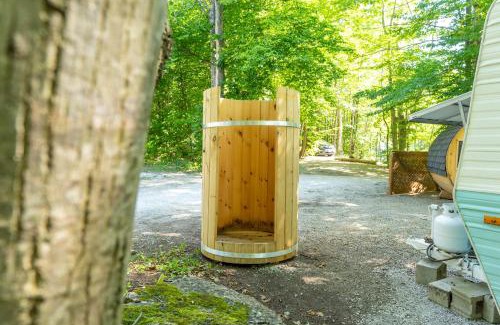 Miller Lake Otro | Grotto Getaway