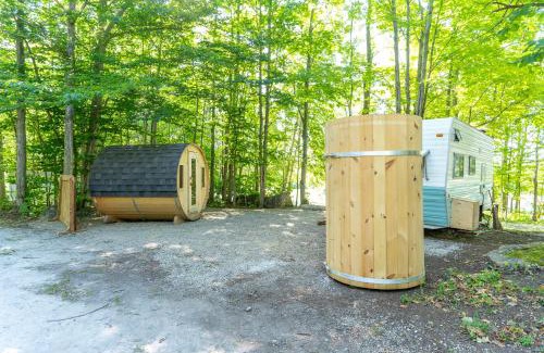 Miller Lake Otro | Grotto Getaway