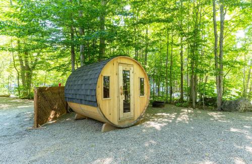 Miller Lake Otro | Grotto Getaway