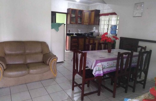 Praia do Ervino Apartamento | lower part house, 100 from the sea.[ entire lease option]