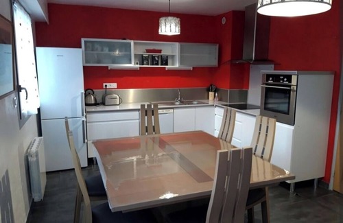 Pleherel-Plage-Vieux-Bourg Apartamento | Ground floor apartment with terrace, close to shops and beach.