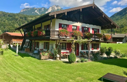 Windshausen Apartamento | Ground floor apartment 120 m², direct mountain view
