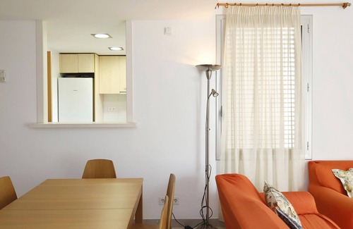 Torredembarra Apartamento | Apartamento en planta baja a 80m de la playa con piscina y WiFi en Torredembarra