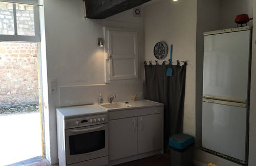 Issy-l'Eveque Apartamento | Apartamento en planta baja para 4 personas.