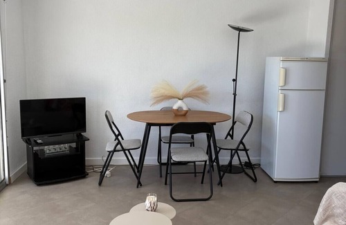 Saint-Cyprien Plage Apartamento | Apartamento en planta baja con piscina