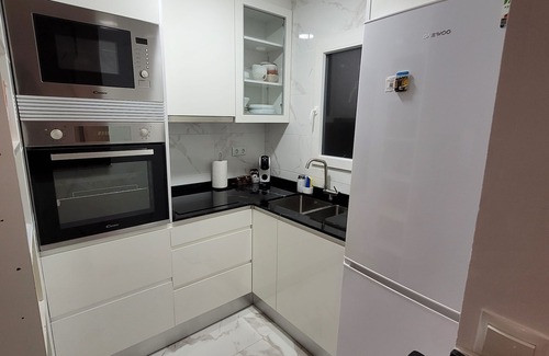 Torrevieja Apartamento | Apartamento bajo con terraza y piscina a 900 metros de la playa