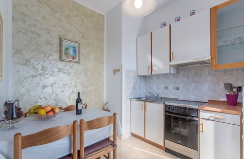 Lovrecica Apartamento | Orzan / Ground floor Apartment Orzan No.2 with terrace near to the Beach
