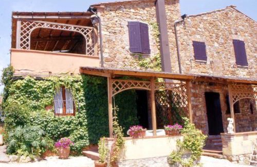 Casole d'Elsa Apartamento | Ground floor apartment with pool view Gazebo