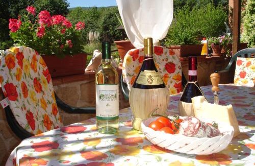 Casole d'Elsa Apartamento | Ground floor apartment with pool view Gazebo