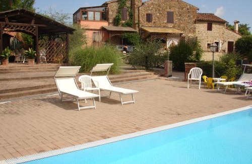 Casole d'Elsa Apartamento | Ground floor apartment with pool view Gazebo