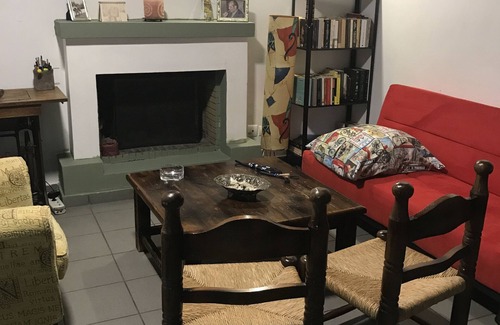 Mets Apartamento | Ground floor apartment with fireplace , 10’on foot from the Acropolis