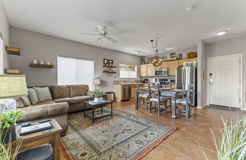 Crystal Ridge Apartamento | Ground Floor Condo Near Plaza & Fountain Park w/ Pool, Hot Tub & Private Patio