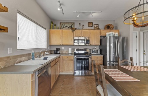 Crystal Ridge Apartamento | Ground Floor Condo Near Plaza & Fountain Park w/ Pool, Hot Tub & Private Patio