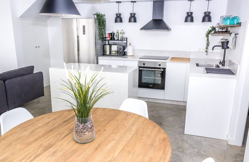 Vista de los Angeles-Rumina Apartamento | Planta baja con patio privado junto a la playa