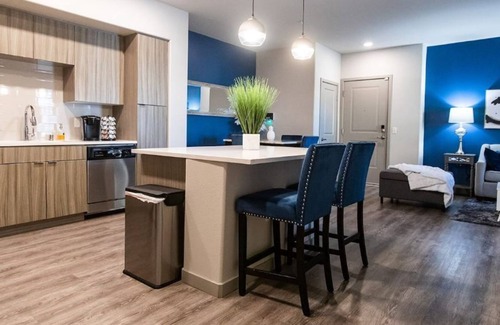 Camarillo Apartamento | Ground Flr*King*SmartTV*WIFI*Airport*Beach