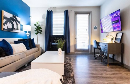 Camarillo Apartamento | Ground Flr*King*SmartTV*WIFI*Airport*Beach
