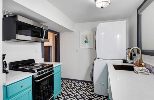 Historic District - North Apartamento | Ground Level Apartment in City Center by Perry Lane Hotel