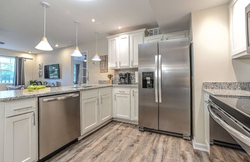 Shepherdsville Apartamento | ground level flat with washer-dryer & easy parking