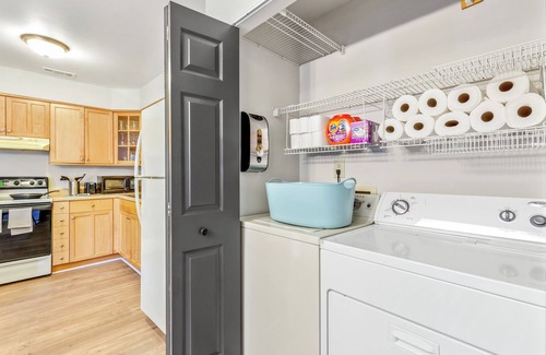 Chapel Hill Apartamento | Ground Level UNC 2BR 2BA w/ Pool - Pet Friendly