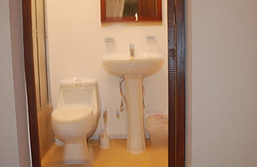 Los Cerros Apartamento | Groundfloor room in quiet residence, pool/WiFi/cable TV/parking
