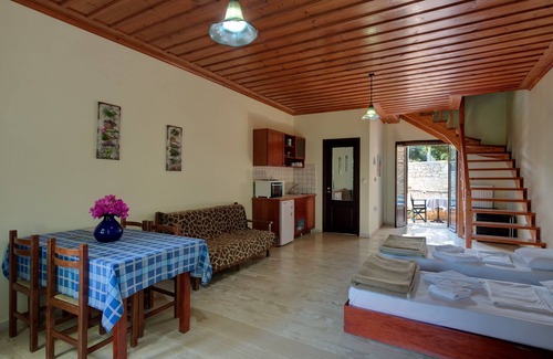 Douliana Casa | Propiedad para grupos - Estudios y dúplex