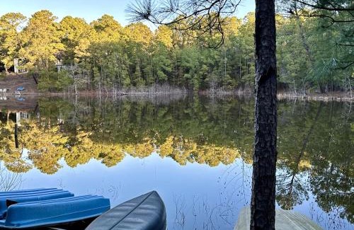 La Grange Casa | Group Cabin with Kayaks and Foosball Table in La Grange, Texas