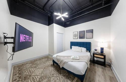Near South Side Apartamento | Group-Friendly 6BR Luxury Suite in Prime South Loop Location with Optional Parking and Gym Access Near McCormick Place, Soldier Field and Grant Park