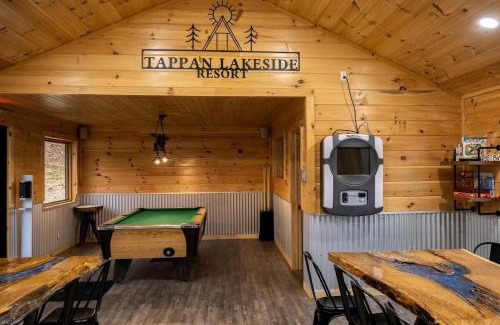 Scio Casa | Group Friendly Cabin with Spa on the Deck in Ohio