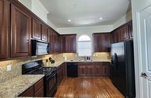 Woodlake - Briar Meadow Casa | Graduation | 3BR Galleria Getaway |Sleeps 8