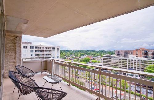 Crystal City Apartamento | Group-Friendly Stay Near Metro