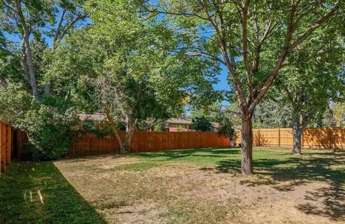 North Alameda Casa | Group Getaway in Denver- 5 Bedrooms - Bright & Spacious