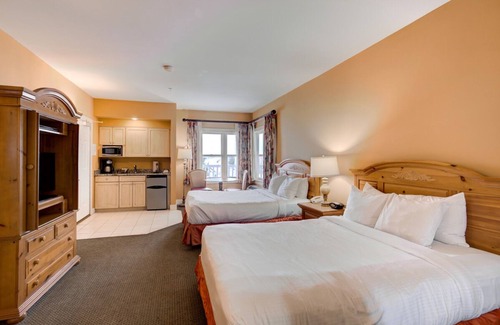 Northeast Virginia Beach Complejo | Group Getaway! Perfect for Large Groups! 4 Comfortable Studios, Parking, Fishing
