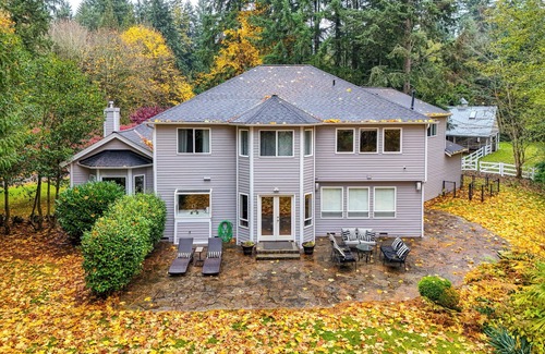 Seattle Hill-Silver Firs Cabaña | Group Getaway - Sprawling Snohomish Home!