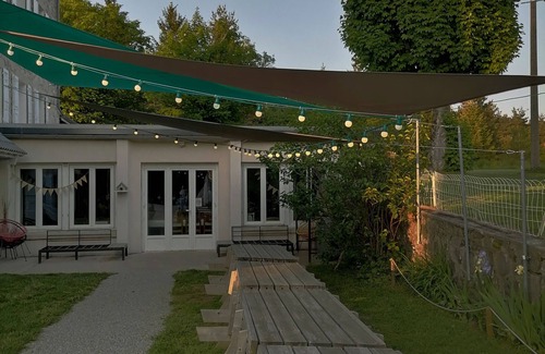 Le Chambon-sur-Lignon Casa | Group gîte with single rooms, no dormitories, in the heart of nature.
