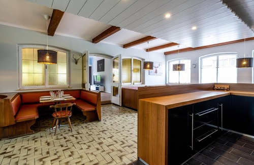 Hopfgarten im Brixental Chalet De Esquí | Group house with own cinema and bar, ski lift 1km away