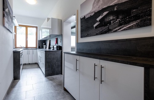 Hopfgarten im Brixental Chalet De Esquí | Group house with own cinema and bar, ski lift 1km away