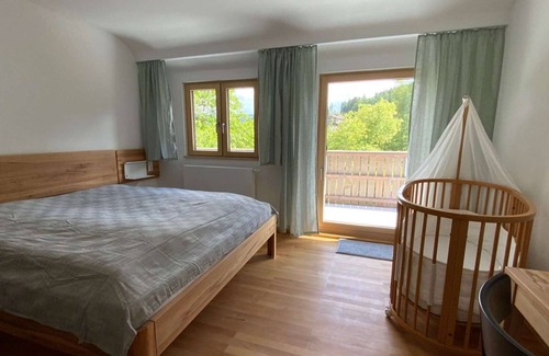Huzenbach Casa | Group house Baiersbronn LUG INS TAL up to 27 people - great view, garden, terrace, barbecue, WiFi