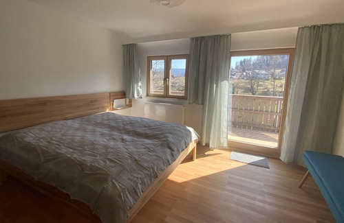 Huzenbach Casa | Group house Baiersbronn LUG INS TAL up to 27 people - great view, garden, terrace, barbecue, WiFi
