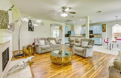 Houston Casa | Group-Ready Getaway in North Houston!