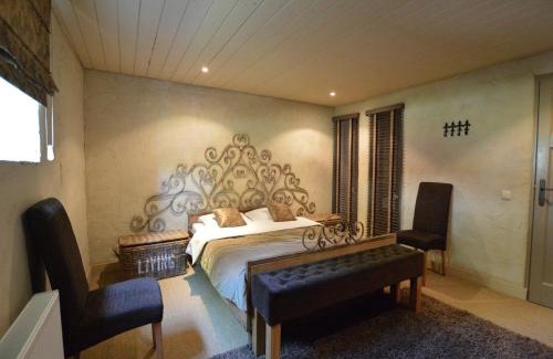 Alphen Casa | Group Stay with Private Pool and Sauna