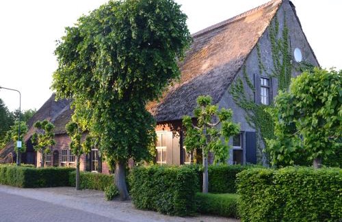 Alphen Casa | Group Stay with Private Pool and Sauna