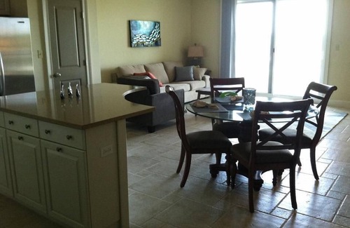 Mexico Beach Condominio | Condominio de lujo / deslizamiento de barco / piscina / 2BD-2BA / Muelle de pesca