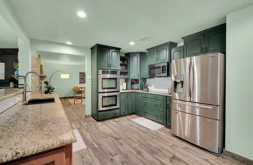 Roanoke Casa | Groups and Fams - 5 BR Huge Private Yard in Keller