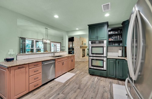 Roanoke Casa | Groups and Fams - 5 BR Huge Private Yard in Keller
