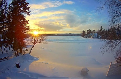 Pittsburg Cabina | Grouse Landing on Back Lake