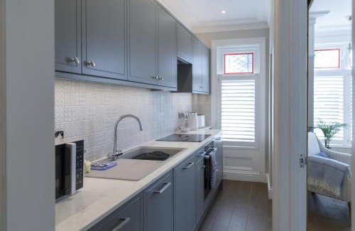Worthing Apartamento | Grove Apartment with Free on street Parking