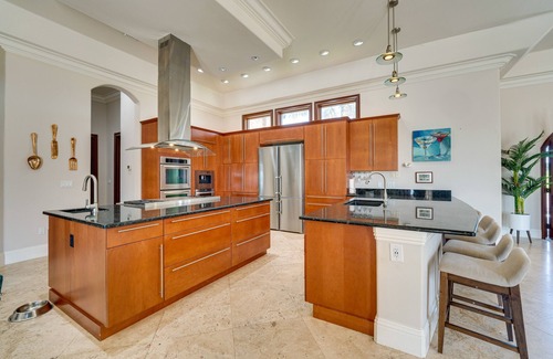 Groveland Casa | Groveland Home w/ Pool: Luxurious Lakefront Oasis!