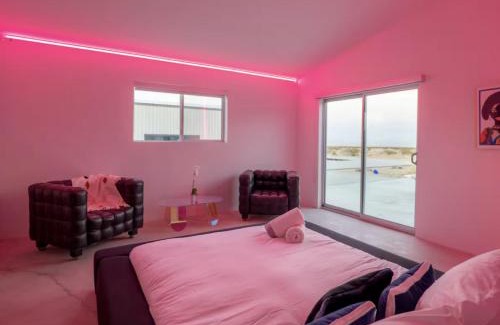 Landers Casa | Grow House by Fieldtrip Remote Lux w 100ft Pool